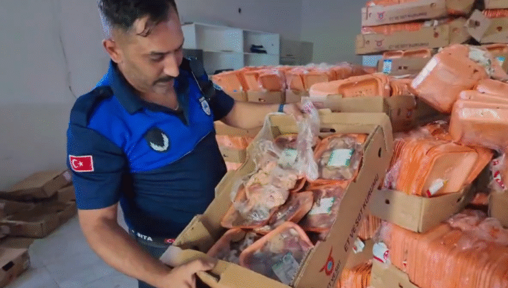 Antalya Aksu’da 25 Ton Tarihi Geçmiş Tavuk Ürünü Ele Geçirildi