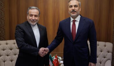 Bakan Fidan, İranlı Mevkidaşı Arakçi ile Görüştü