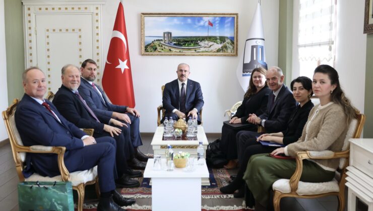 Çanakkale Kara Savaşları’nın 111. Yıl Dönümü: Avustralya ve Yeni Zelanda Heyetinden Valiliğe Ziyaret