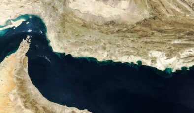 Umman Körfezi’nde Sıcak Temas: ABD, İran Gemisi ‘TOUSKA’yı Vurarak Durdurdu