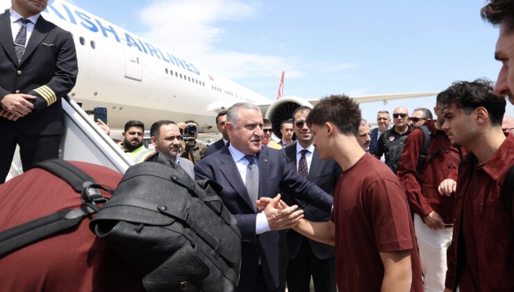 Gençlik Ve Spor Bakanı Osman Aşkın Bak A Milli Futbol Takımı’nı ABD’ye Yolcu Etti: İnşallah Yolun Sonu Final Olur